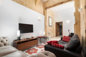 Traditional & Modern Maltese Townhouse - Rooftop Terrace and Sea Views, close to Birgu Waterfront